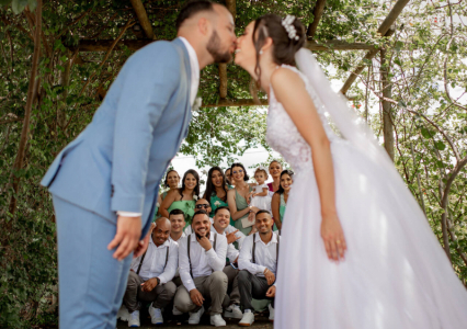 Um conto de amor e felicidade - O Casamento de Gabriela e Douglas com a magia de Adriana Vitti**